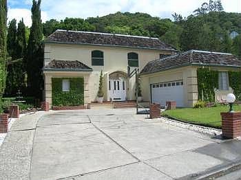 1st image of 74 Bonnie Brae Dr