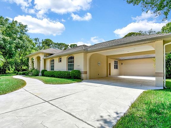 3rd image of 8044 Desoto Woods Dr