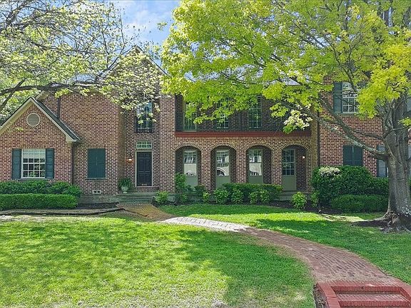 2nd image of 602 Mills Pl