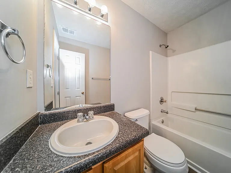 505 Concord Ter — Photo 15