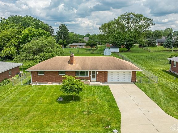 4th image of 692 Sueden Dr