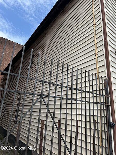 4th image of 212 Hulett Street