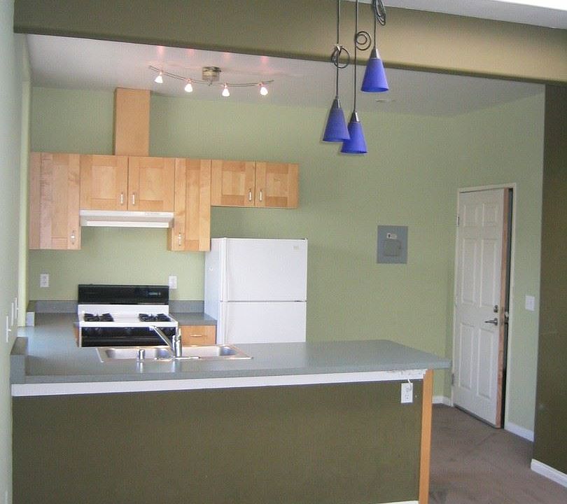 1st image of 325 Market St #4