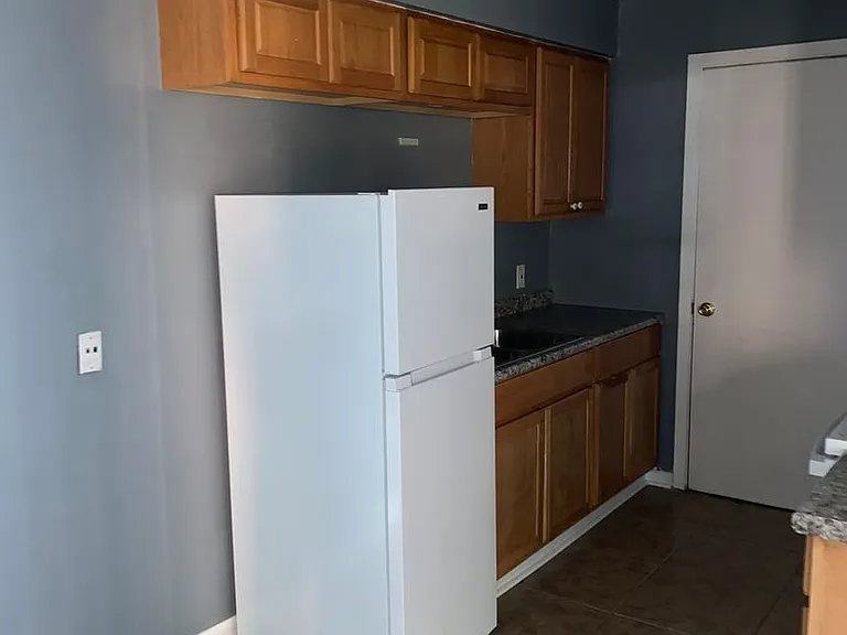8433 Governor Dr — Photo 2