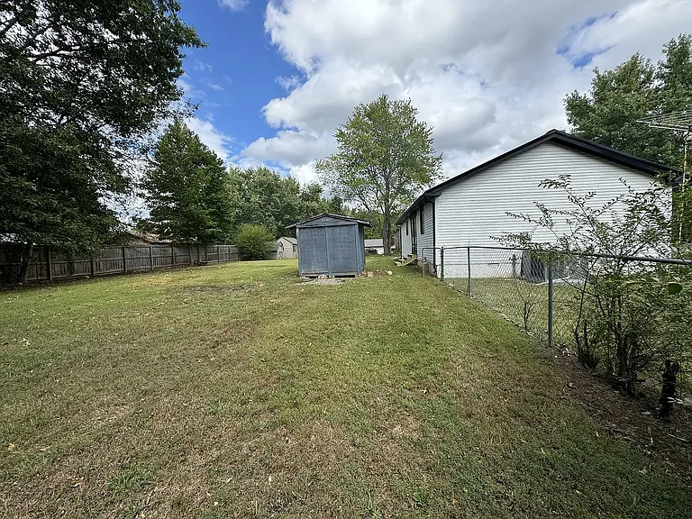 404 N Magnolia Dr — Photo 13