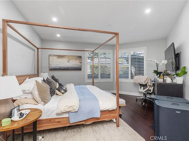 66 Baycrest Ct — Photo 3