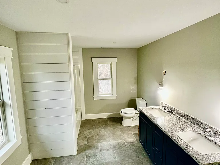 29 E Main St — Photo 8