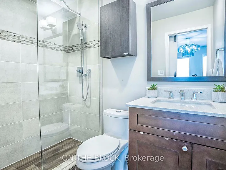 49 Leslie St — Photo 41