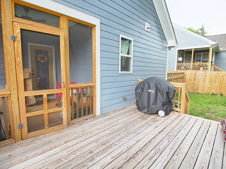 114 E Enterprise St — Photo 18