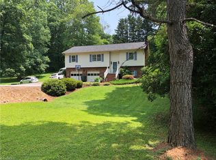 1084 Mountain View Rd, North Wilkesboro, NC 28659