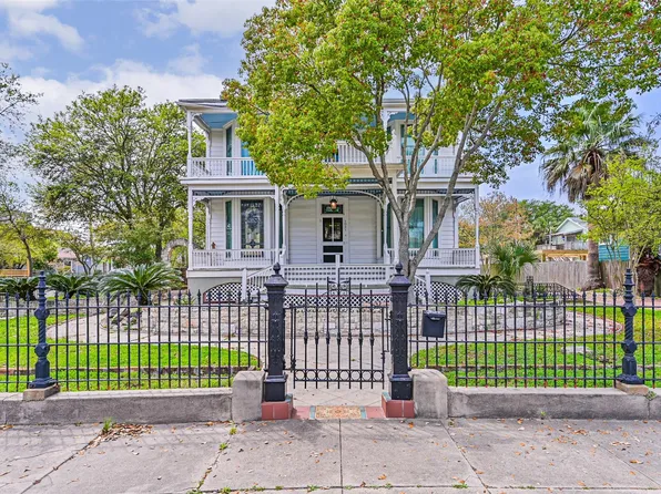 1021 35th St, Galveston, TX 77550