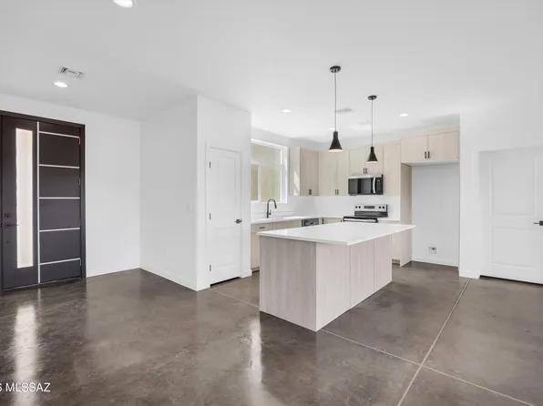 1564 Pinguinos Ct, Rio Rico, AZ 85648