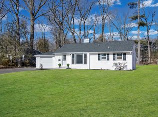 12 Walker Ln, Bloomfield, CT 06002