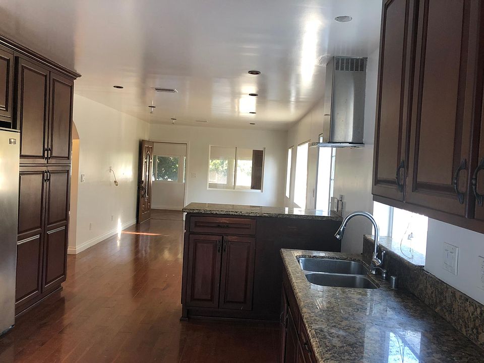 1st image of 115 N Madison Ave