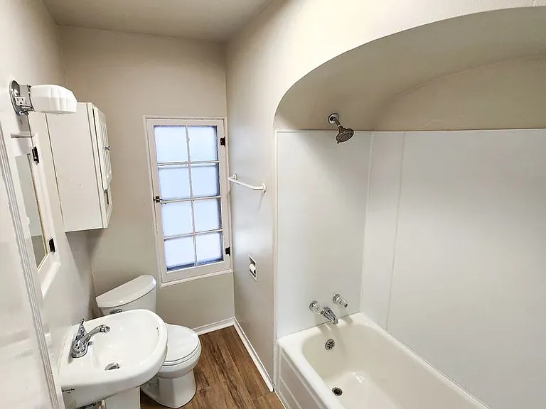 1007 S Ivy St — Photo 13