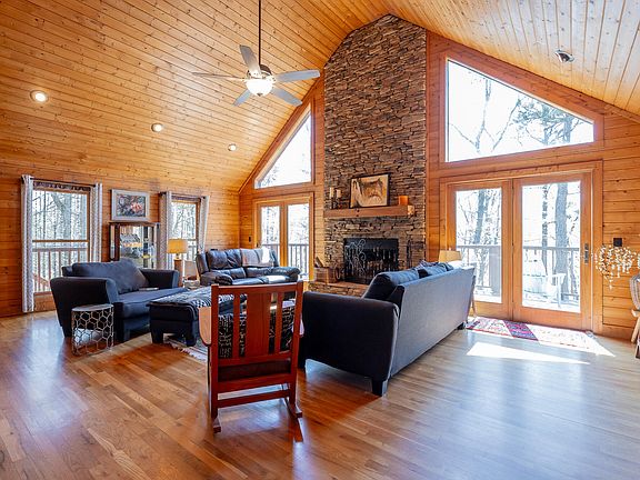 12th image of 292 Log Cabin Ln