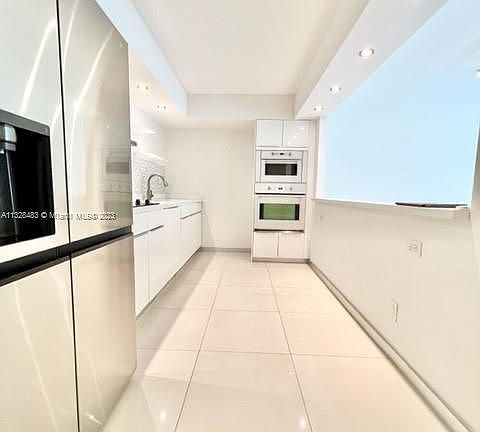 5th image of 19370 Collins Ave APT 121