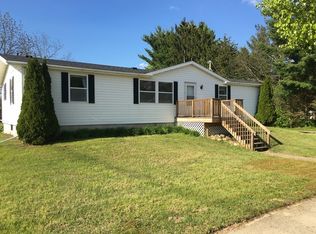 243 E Tomlinson St, Poynette, WI 53955