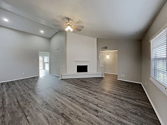 3rd image of 4116 Silverberry Ave