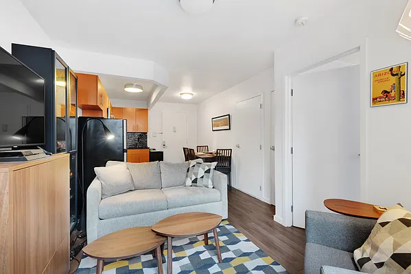 Rented by Cooper & Cooper Real Estate | media 37