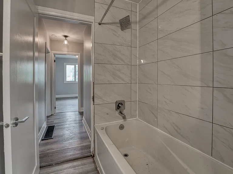 22 Ruskin St #1 — Photo 18
