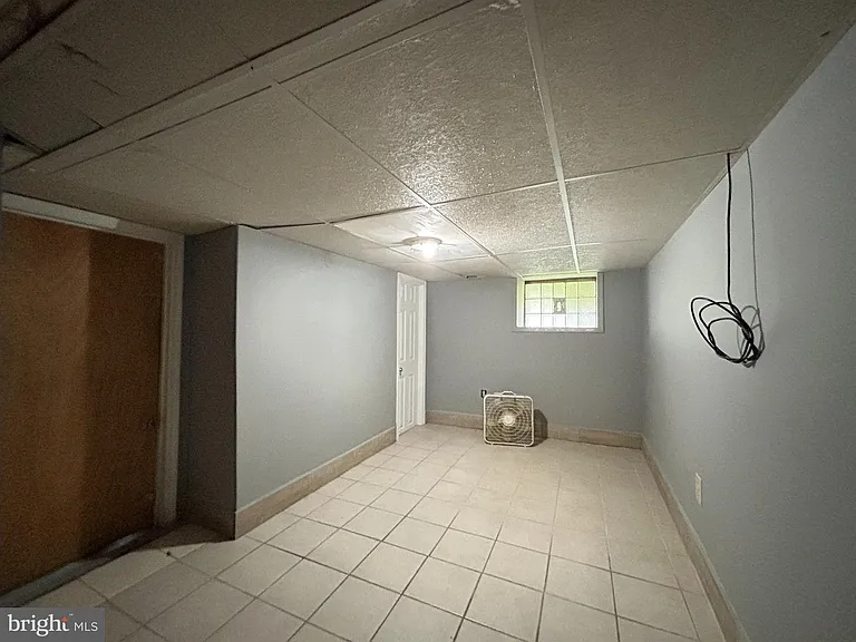 6370 Oxford Ave #B — Photo 13
