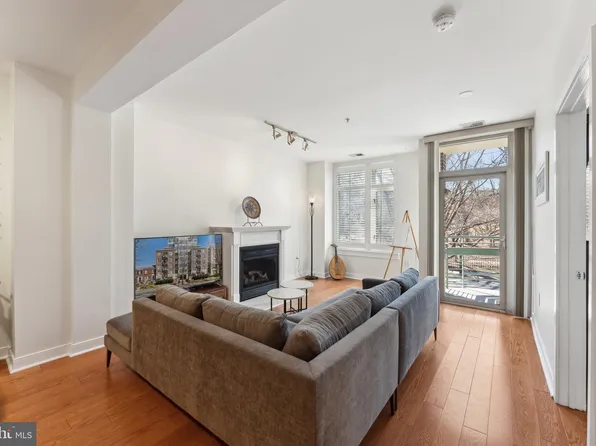 4025 Connecticut Ave NW APT 205, Washington, DC 20008