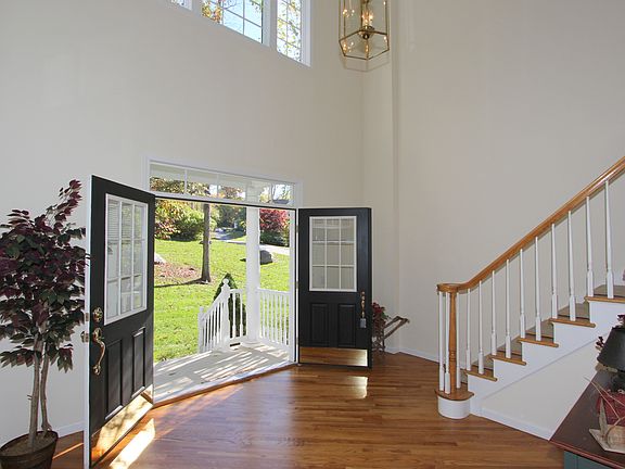 2nd image of 28 Brookview Dr