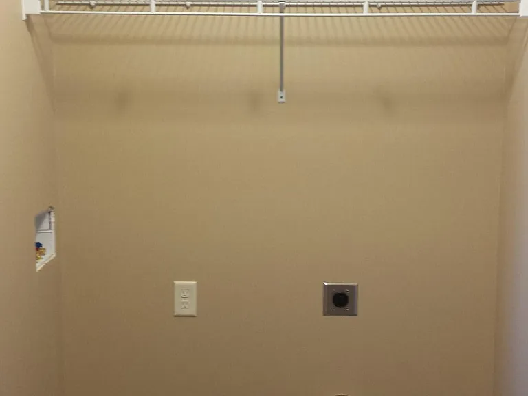 2027 Ebony Ln — Photo 10