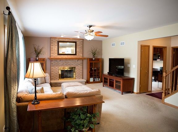 3rd image of 1228 Tower Hill Dr