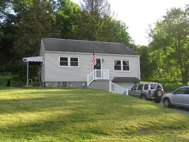 1st image of 76 2nd Ave
