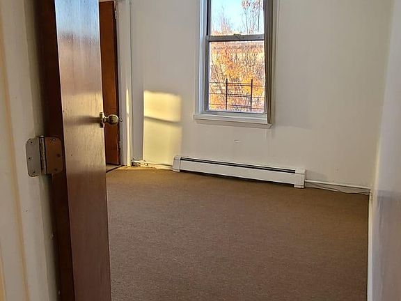 5th image of 1380 Leland Ave #2