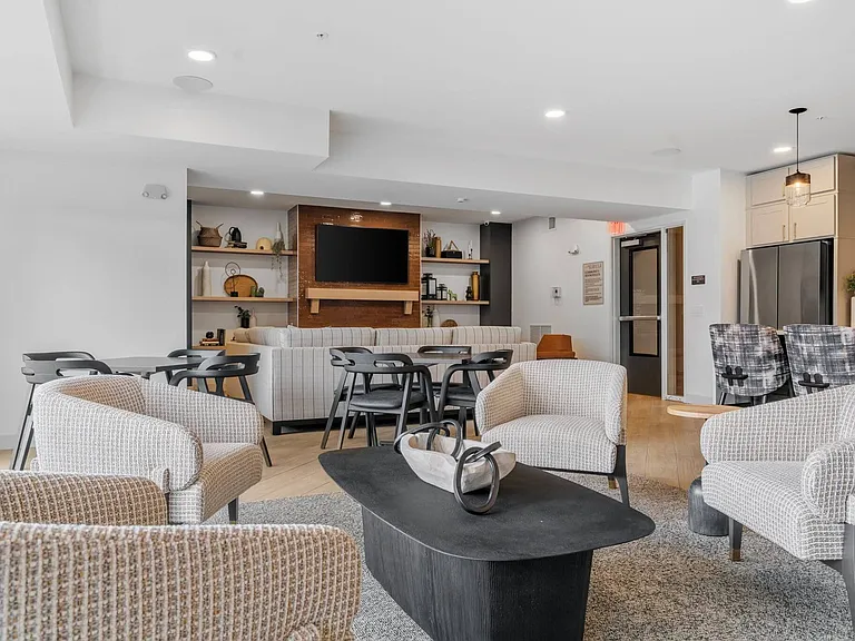 The Aurilla Apartments — Photo 32