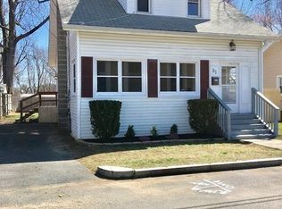31 Emily St, Springfield, MA 01109