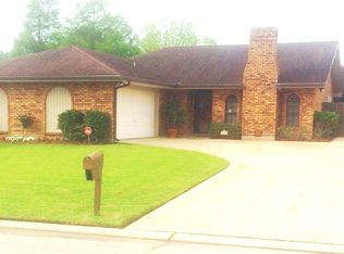 215 Lake Crescent Cir, Houma, LA 70360