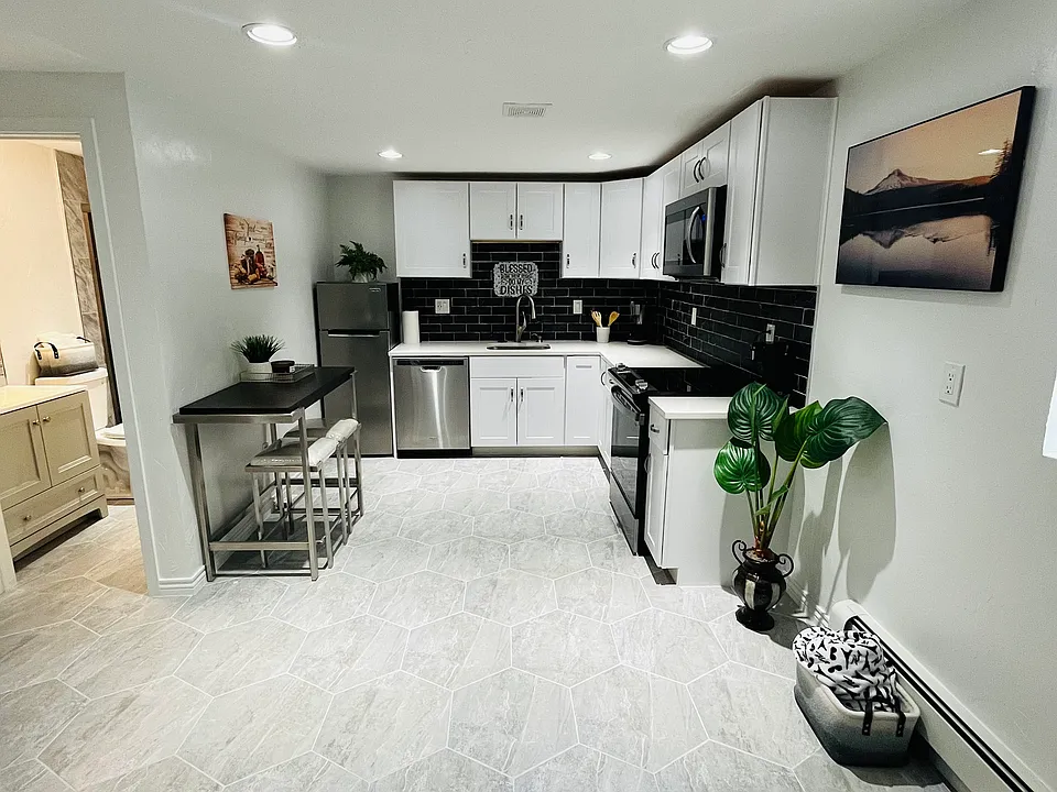 76 S Main St #F