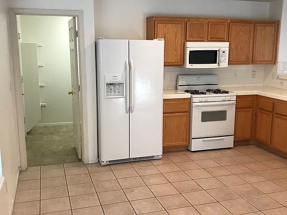 5th image of 963 Gold Bear Dr