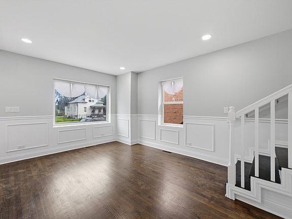 5th image of 433 W 100th St