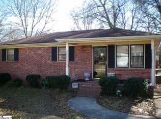 8 Crofton Dr, Greenville, SC 29605