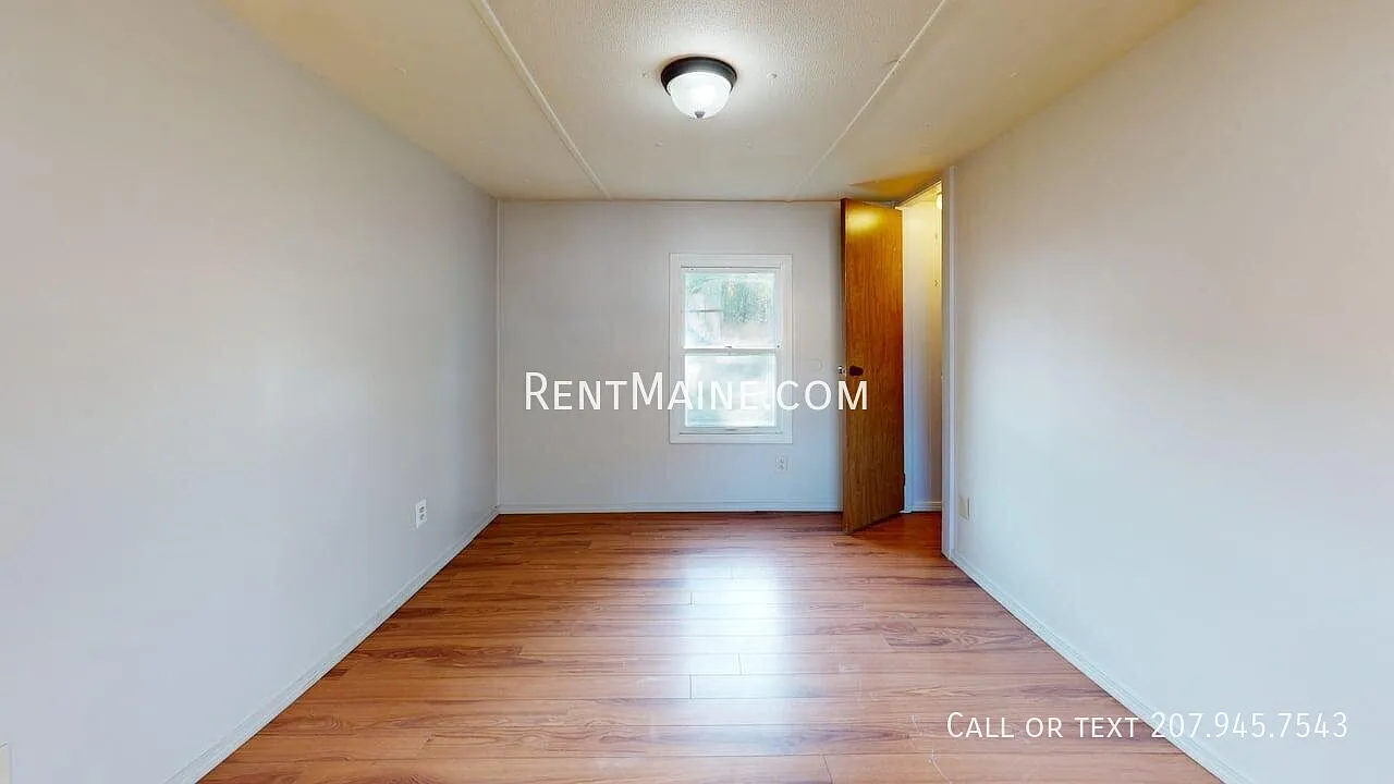 3 bed, 980 sqft, $1,300 — Photo 4