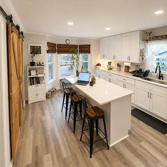 646 Hunt Station Dr — Photo 4