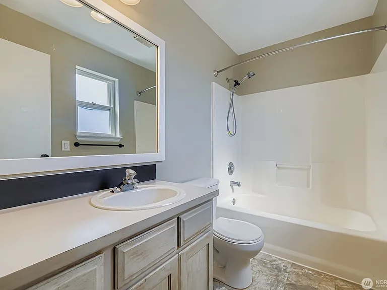 3921 High St — Photo 23