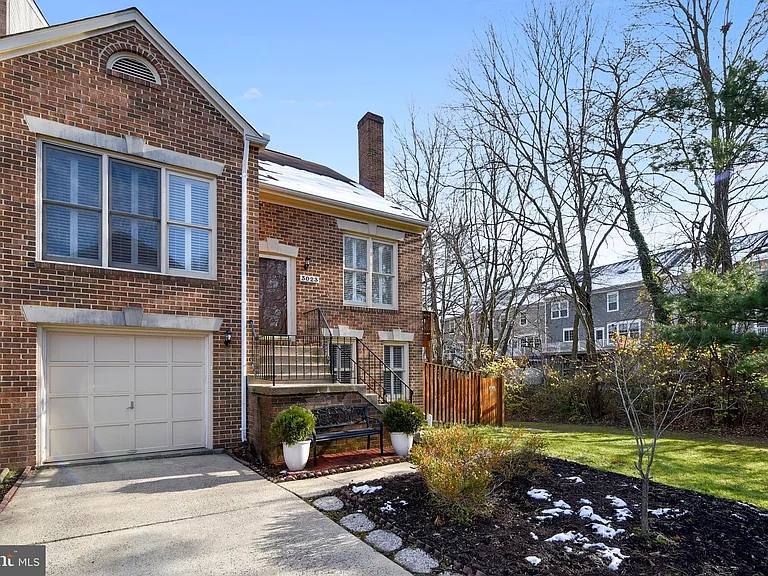 3023 Oakton Meadows Ct — Photo 1