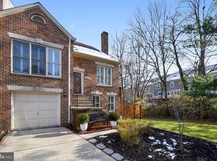 3023 Oakton Meadows Ct, Oakton, VA 22124