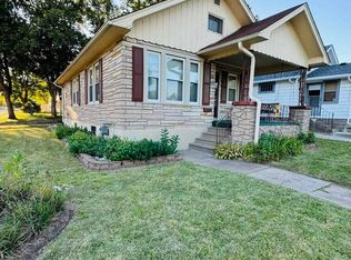 1418 S 9th St, Clinton, IA 52732