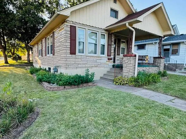 1418 S 9th St, Clinton, IA 52732