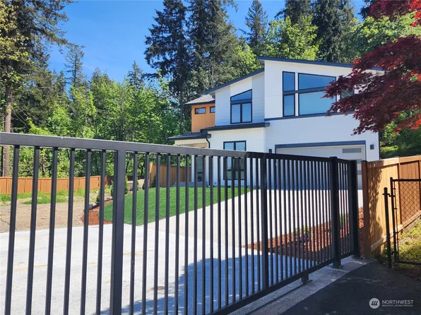 25111 235th Court SE, Maple Valley, WA 98038