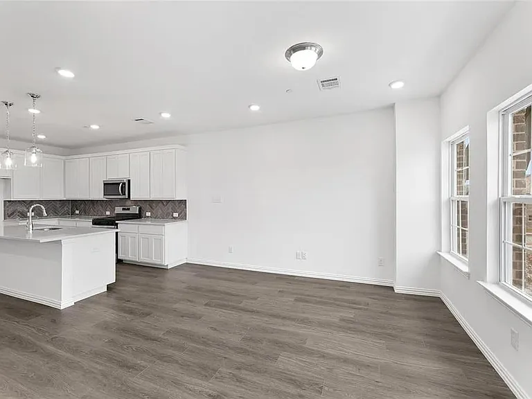 2207 Adena Springs Dr — Photo 13