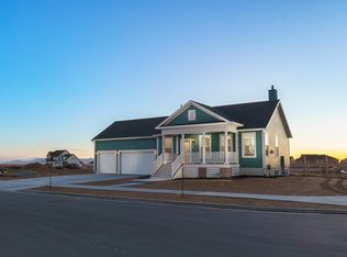 188 S Summer Breeze Ln, Layton, UT 84041
