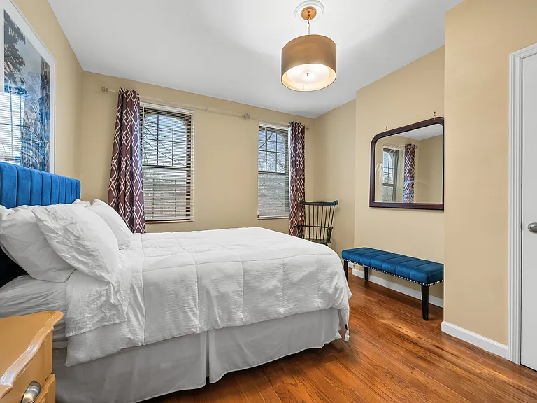 611 Linwood St #2 — Photo 10
